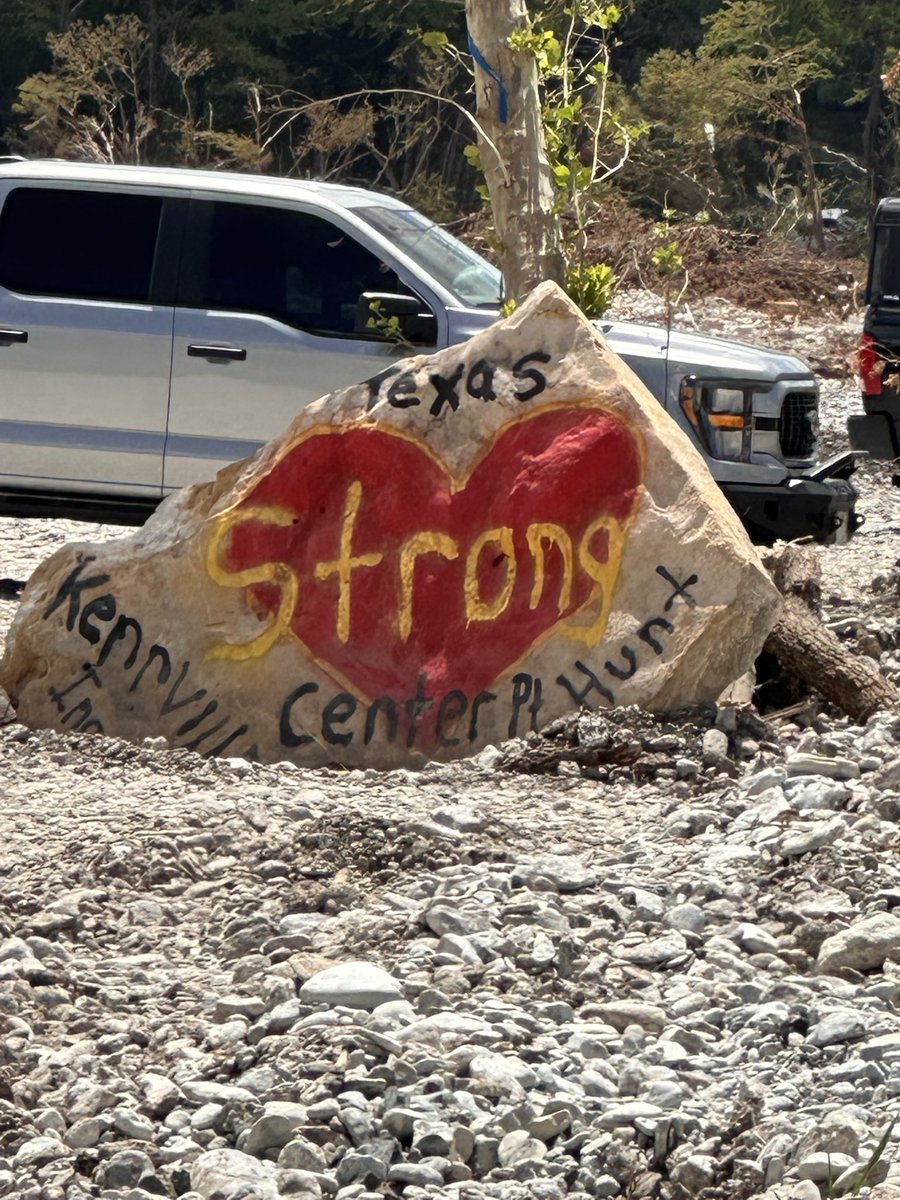 DavidBJasper's tweet image. Day 4: HCSO Dive Team, Texas Task Force 1, and hundreds of first responders & volunteers continue recovery efforts after the devastating July 4th flood. The power of this flood is immense, but our teams remain dedicated to bringing closure.