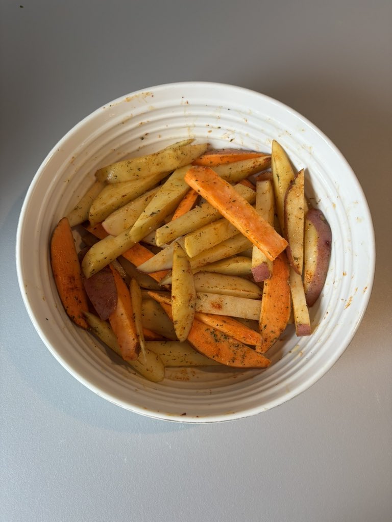 lamsitoy's tweet image. une histoire en 3 étapes 🍗🍟🥗