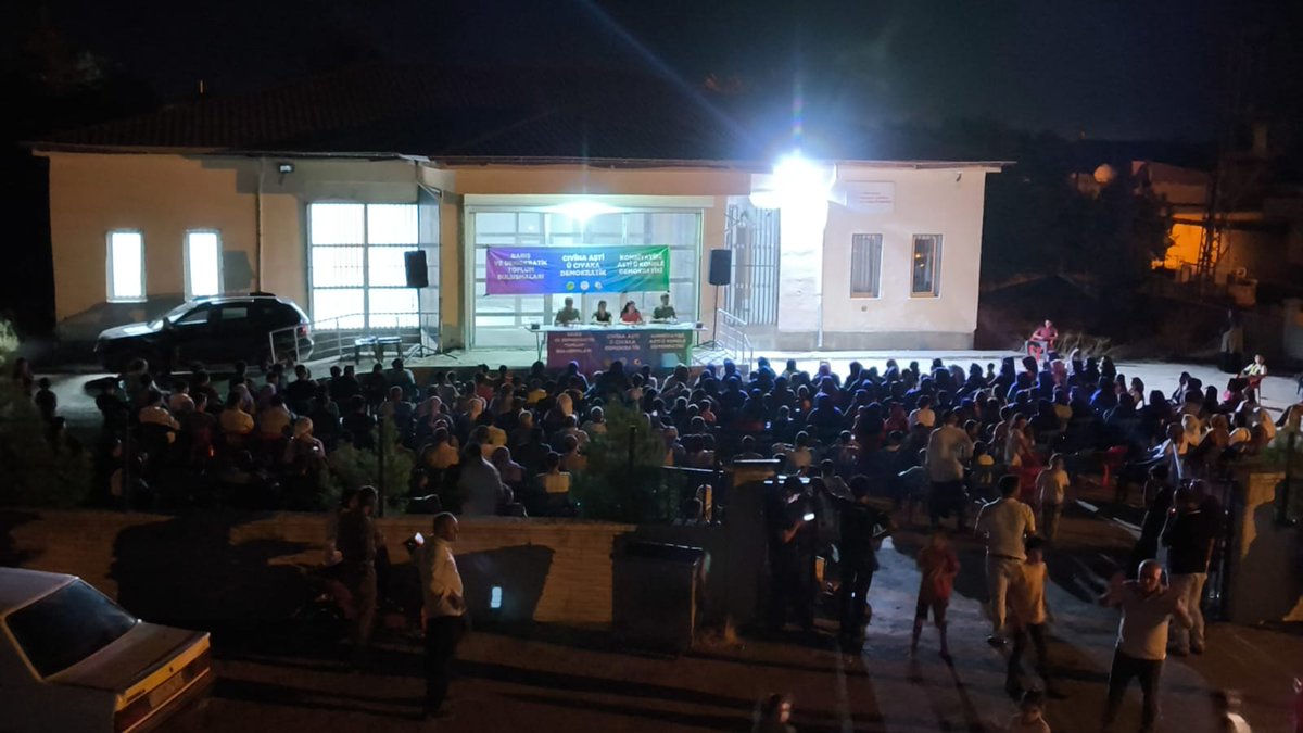 demurfail63's tweet image. Barış ve demokratik toplum çağrısı kapsamında Viranşehirin Elbeğendi köyünde halkımızla birlikte süreç değerlendirmesinde bulunduk.

Di çarçoveya banga aştî û civaka demokratîk de, me bi gelê xwe yê li gundê Elbeğendî yê Vîranşehîrê re pêvajo nirxand.

@DEMGenelMerkezi…