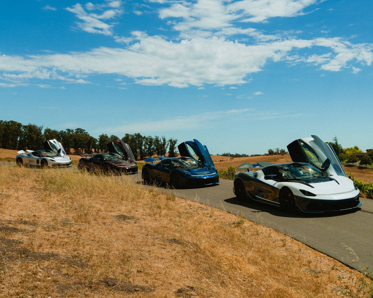 #BattistaRaduno — when beauty travels in numbers.

A rare sight: Battistas carving through the golden hills of Napa — each one unique and unmistakably #AutomobiliPininfarina.

More than a gathering. A moving gallery of modern icons.

#ItalianLuxury #OwnerExperience