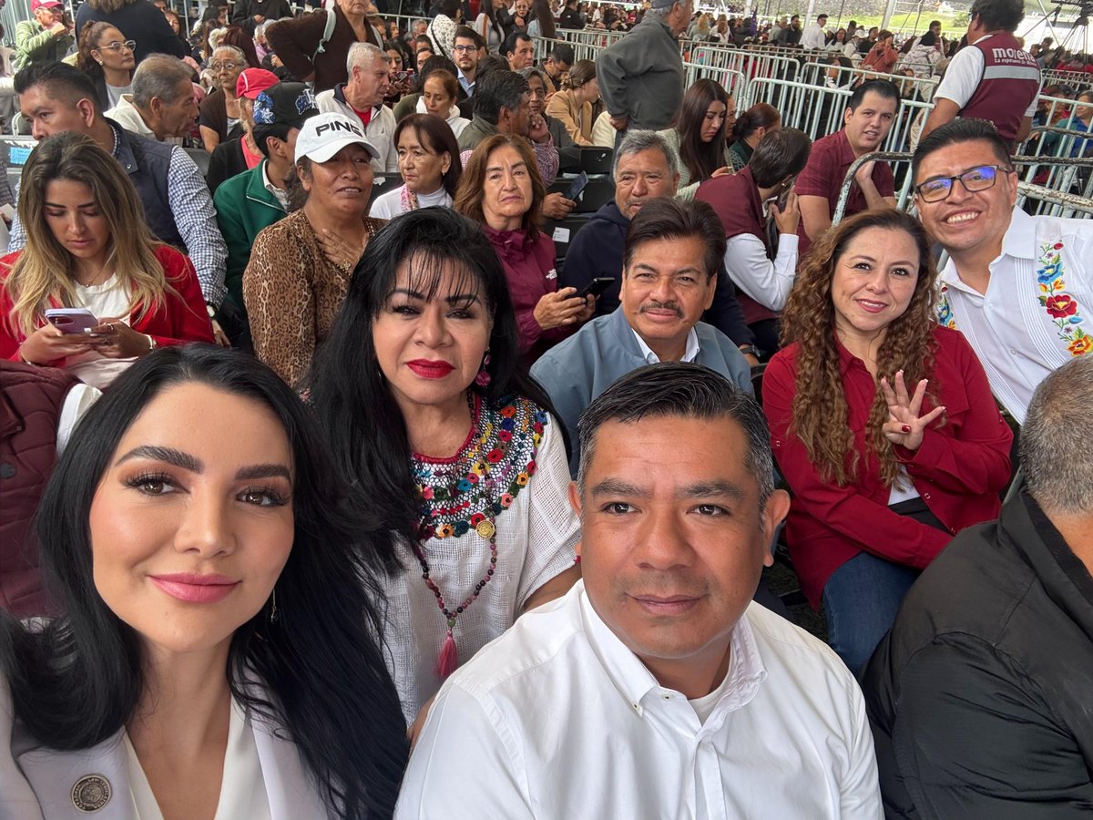 GabyJimenezMX's tweet image. Me dió mucho gusto acompañar a nuestra presidenta @Claudiashein, a la Jefa de Gobierno @ClaraBrugadaM y a la Alcaldesa de Tlalpan, @Gabyosoriohdz, en la presentación del proyecto de la Línea 4 del cablebús.
Esta línea abarcará las alcaldías #Tlalpan y #Coyoacán con un total de…