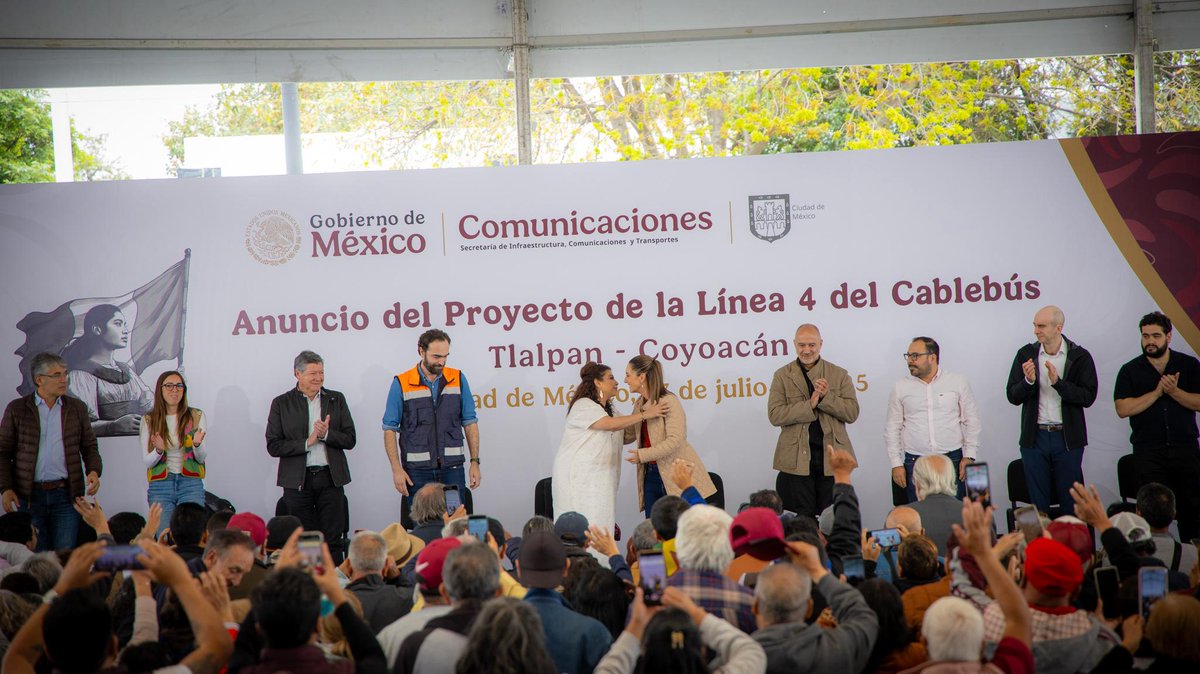 GabyJimenezMX's tweet image. Me dió mucho gusto acompañar a nuestra presidenta @Claudiashein, a la Jefa de Gobierno @ClaraBrugadaM y a la Alcaldesa de Tlalpan, @Gabyosoriohdz, en la presentación del proyecto de la Línea 4 del cablebús.
Esta línea abarcará las alcaldías #Tlalpan y #Coyoacán con un total de…