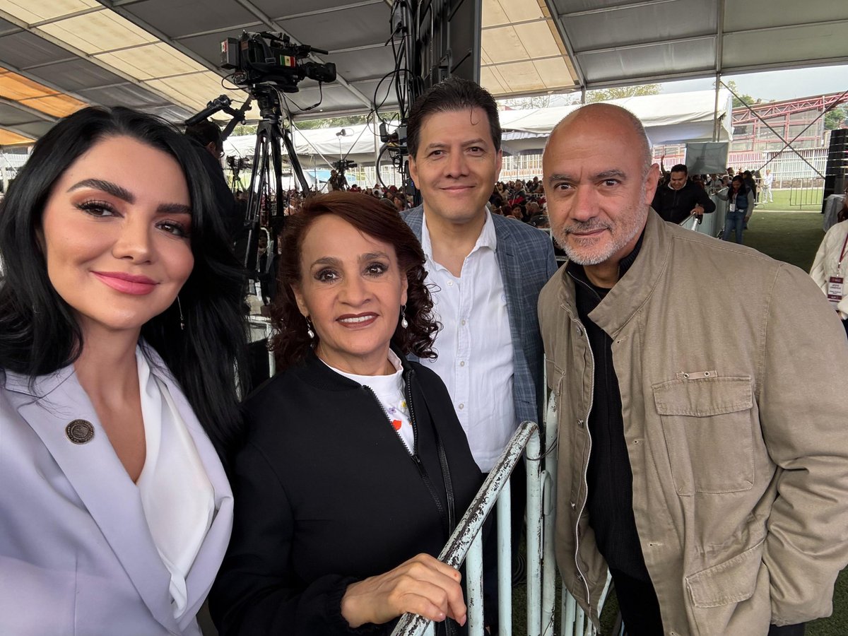 GabyJimenezMX's tweet image. Me dió mucho gusto acompañar a nuestra presidenta @Claudiashein, a la Jefa de Gobierno @ClaraBrugadaM y a la Alcaldesa de Tlalpan, @Gabyosoriohdz, en la presentación del proyecto de la Línea 4 del cablebús.
Esta línea abarcará las alcaldías #Tlalpan y #Coyoacán con un total de…
