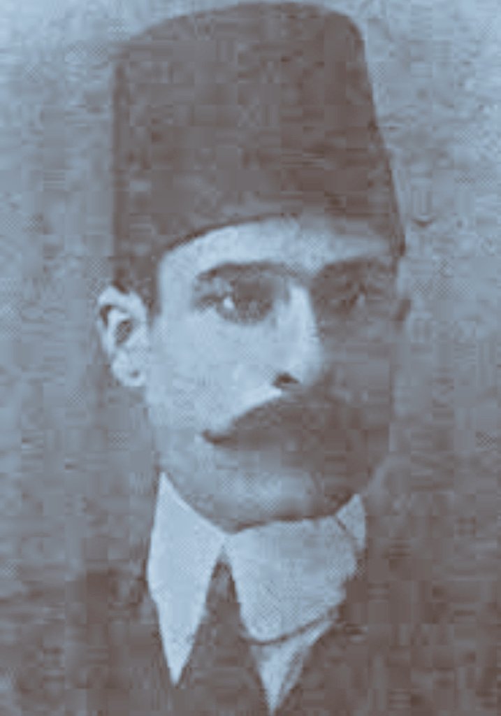 ALfalehaaa's tweet image. قال الشاعر اللبناني أمين ناصر الدين(ت 1373هـ 1953م) في المرأة التي تخلّت عن الحجاب:
قُل لمَن بعدَ حجابٍ سَفَرَتْ
أبهذا يأمرُ الغِيدَ الشرفْ؟!
أسفوراً والحَيَا يحظُرهُ
وتُقى اللهِ وآدابُ السلَفْ!
ليستِ المرأةُ إلا دُرةً
أيكونُ الدرُّ إلا في الصّدفْ؟!
= ديوان صدى الخاطر.