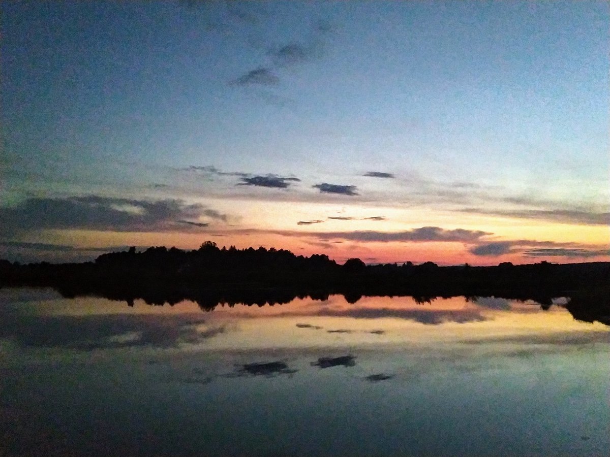 Let's share what impresses us ✨

✨✨ Between the sky and the water - that's where it's easiest to hear yourself.

💛 Etta James g.co/kgs/yTiz169

📸 By me