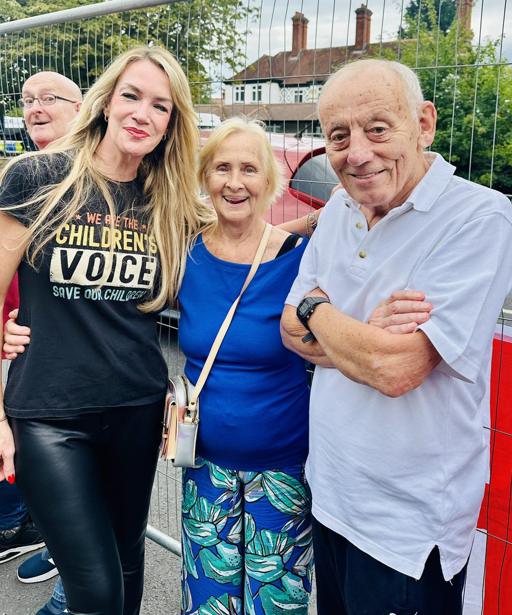 Orla Minihane (@orlaminihane) on Twitter photo Here I am with a couple of dreadfully violent right wing scumbags - Pat and John! Here I am with a couple of dreadfully violent right wing scumbags - Pat and John!