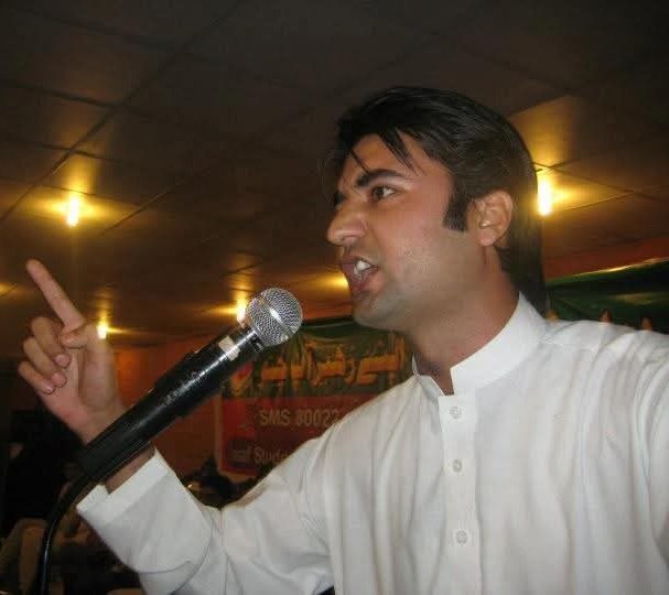 جب یہ ہمیں گھروں سے نکال کر کیمپوں میں بھیجنے کا فیصلہ کر ہی چکے ہیں تو تب نکلنے کے بجائے آج نکل کر اپنا امن حاصل کریں ،

مراد سعید کا قبائلیوں کو پیغام !!

#عوام_نکلے_گی_تخت_الٹے_گا #گولی_کیوں_چلائی
<a href="/TeamPakPower/">Team Pakistan Power</a>
