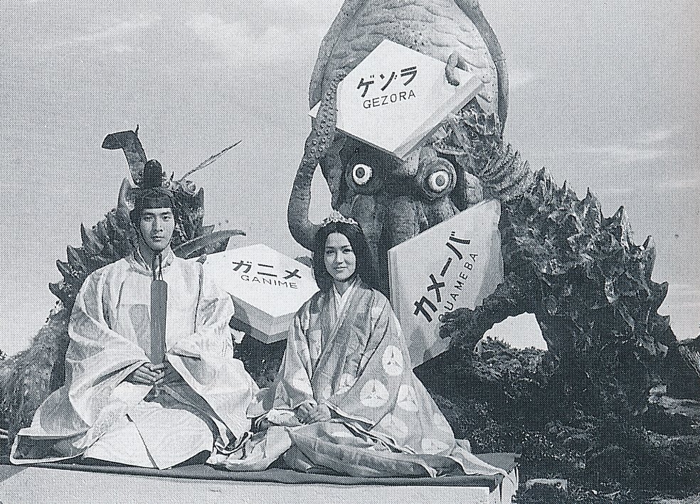 M3S0soic's tweet image. #GojiRewatch25
Tsuburaya passed away 2 days into production before he had a chance to visit the set
It was Sadamasa Arikawa's single Toho movie without his supetvision but didn't like talking about it. Toho refused to give dedication to Tsuburaya and a lot of veterans walked away