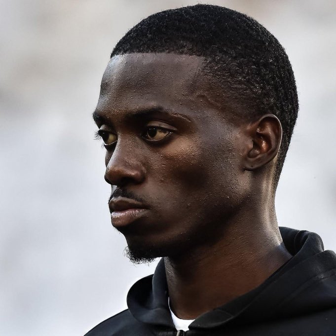 BianconeriZone's tweet image. 💣 Badou Sambague (agent of Weah) vents: “Juve uses outdated methods. There’s one person causing problems and waiting for an offer from the Premier League – but we won’t accept it.”
Via: @_Morik92_