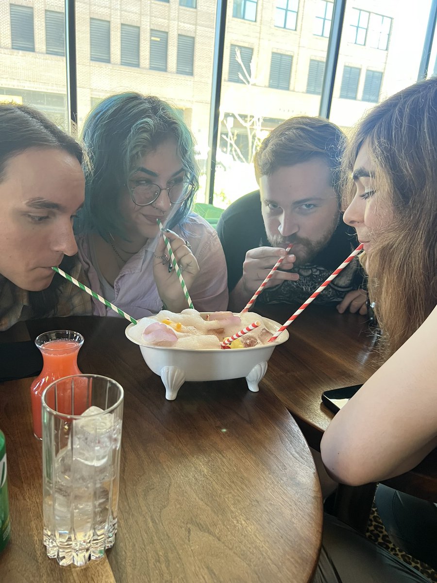 JenniferXJ9's tweet image. okay we brunched