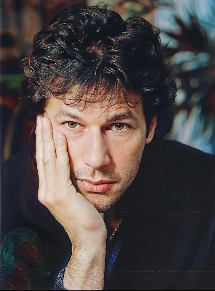 نادان دل ہے ڈھونڈتا قربت تیری تصویر میں ۔💔💔

#FreeImrankhan