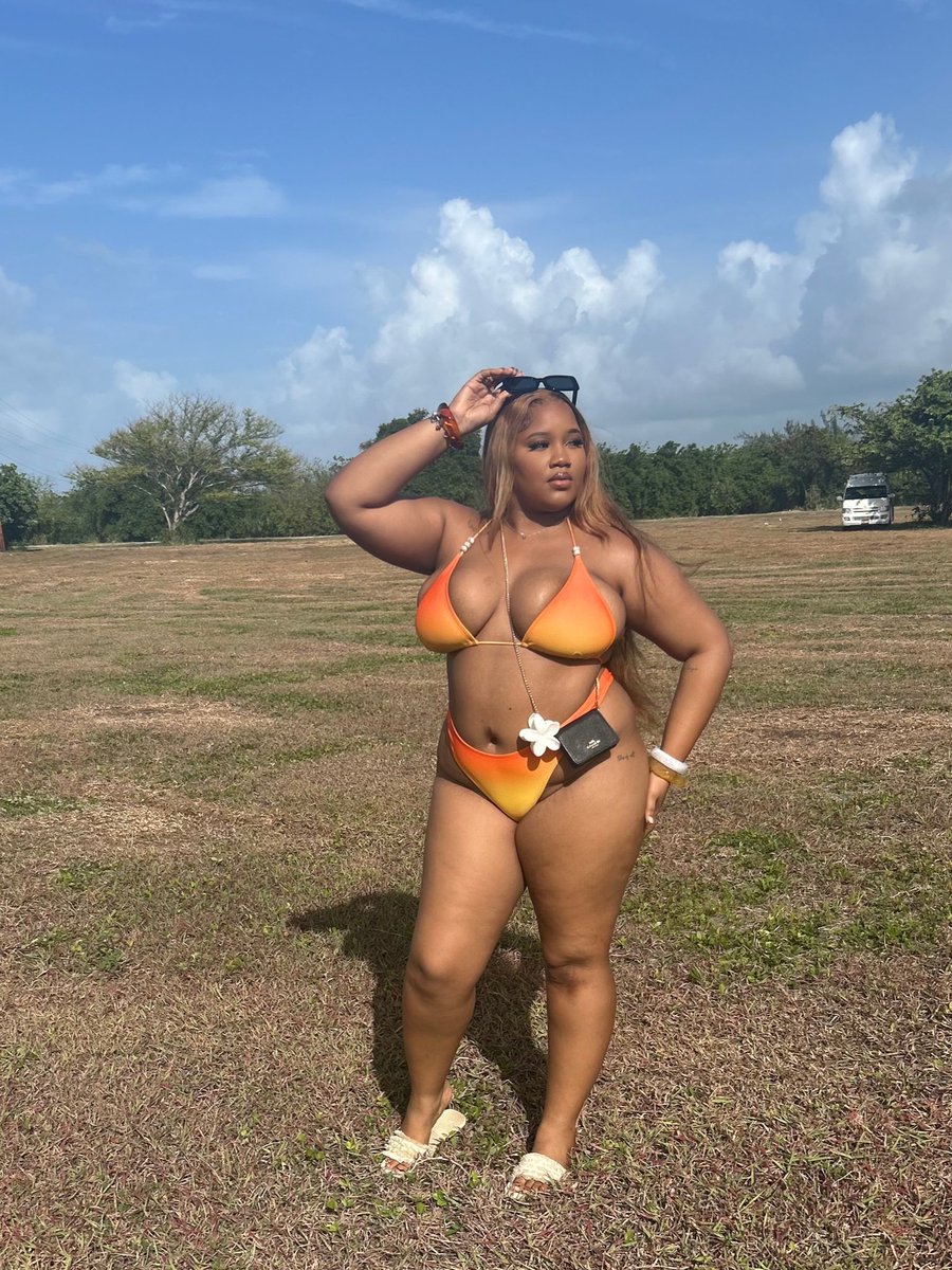 __mnique's tweet image. So charmed by you 🧡 #republicbeach