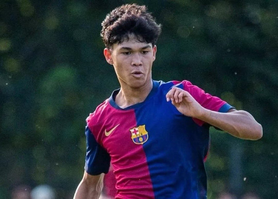 Rayanwavess's tweet image. Barca fans Dro just revived our favorite line “he’s just 17”
Make sure to use it whenever he drops a masterclass
