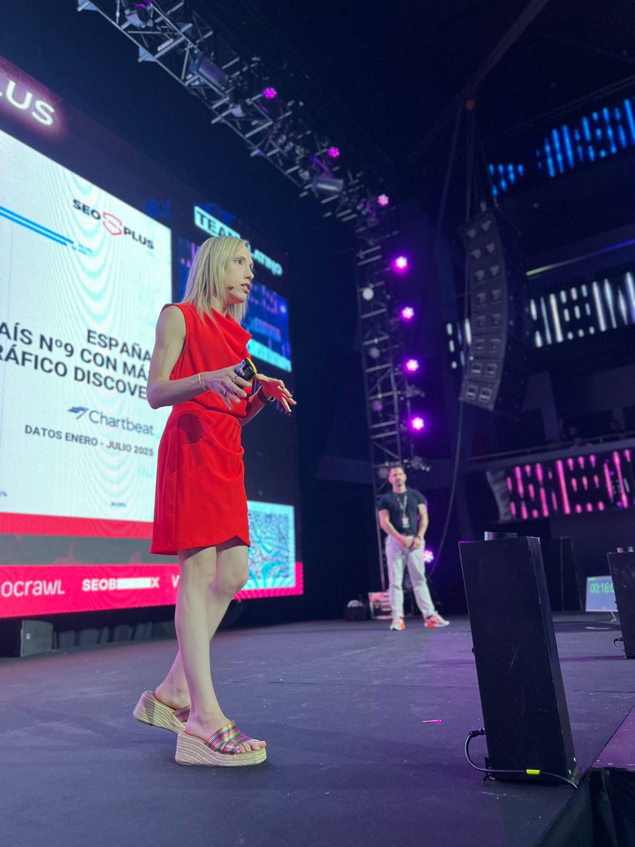 ClaraSoteras's tweet image. Un evento como #SEOPLUS no se puede resumir en cuatro fotos, así que me limitaré a subir algunas y a compartiros mi reflexión en LinkedIn, donde puedo mostrar la auténtica esencia @Seoplustv, la conexión con la gente. 

Añado un ¡gracias! a la organización @WebPositer…