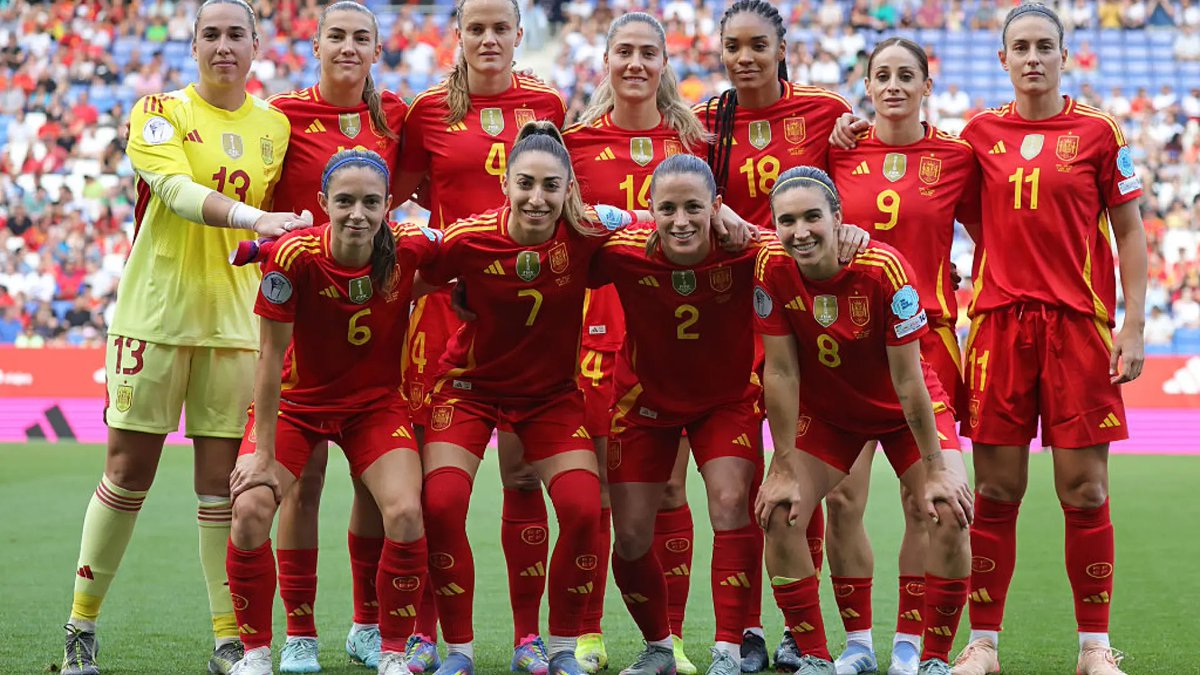 #EurocopaRTVE España ha sido la mejor selección de esta Eurocopa, y ahí están los datos para corroborarlo. ¡Enhorabuena chicas! 🇪🇸👏🏻👏🏻👏🏻