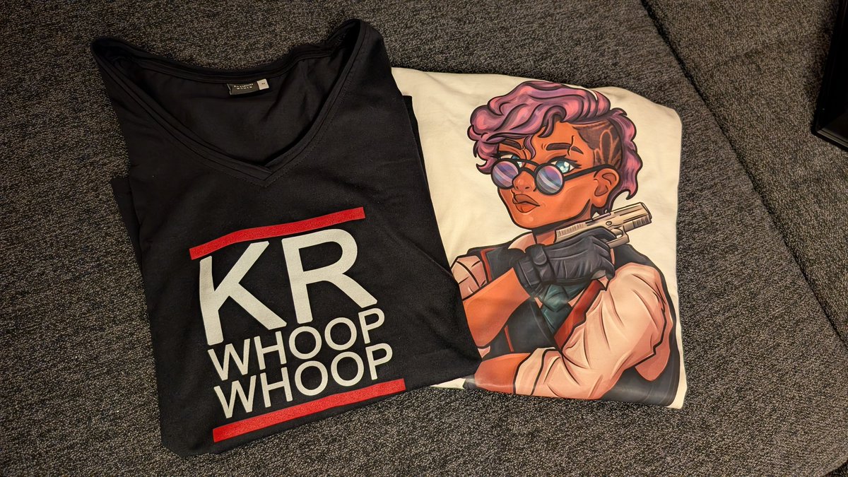 Anniii ¯\_(ツ)_/¯ (@hacky1337) on Twitter photo Wohooo, Merch von <a href="/dachcs/">DACH CS Masters</a> & <a href="/teamKR_/">teamKR eSport Club</a> bekommen 😍
Vielen Dank 🥰
#NYXIA #cs2 Wohooo, Merch von <a href="/dachcs/">DACH CS Masters</a> & <a href="/teamKR_/">teamKR eSport Club</a> bekommen 😍
Vielen Dank 🥰
#NYXIA #cs2