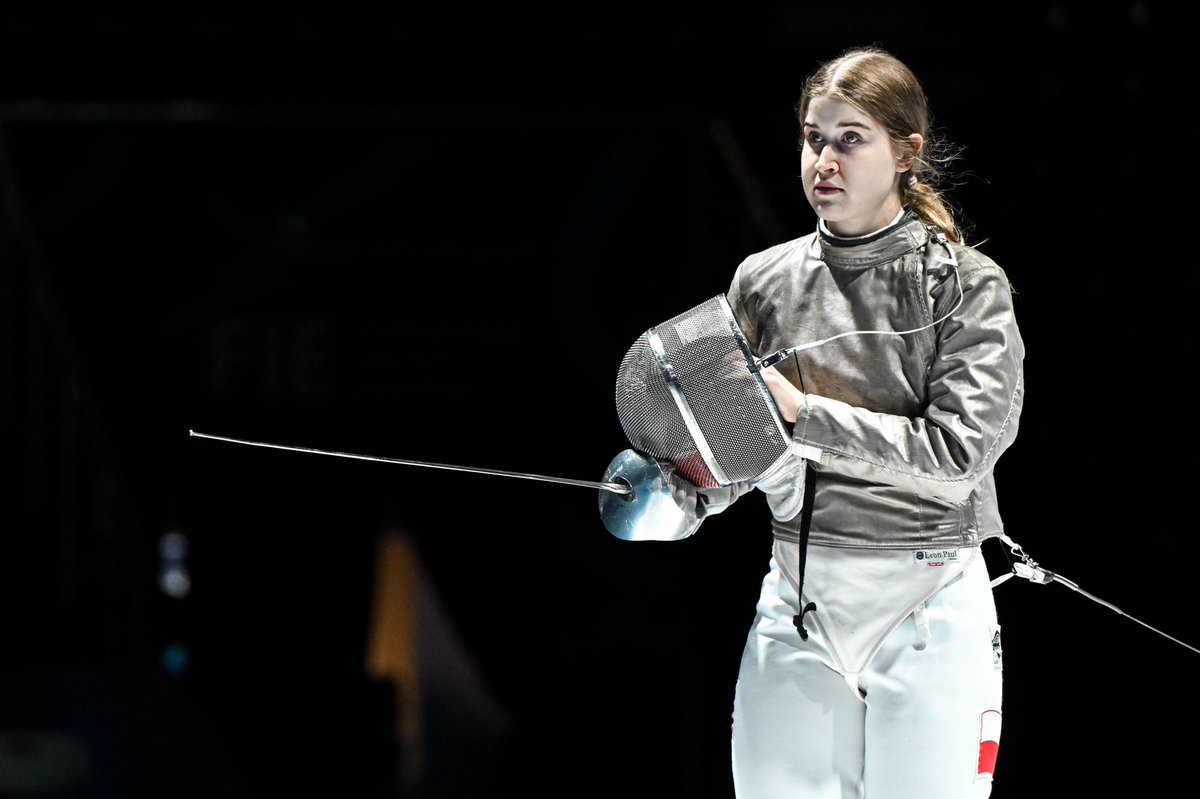 PZSzerm's tweet image. Zuzanna Cieślar wicemistrzynią świata w szabli!
To życiowy sukces Polki. 🇵🇱
@SPORT_GOV_PL
pzszerm.pl/zuzanna-ciesla…
