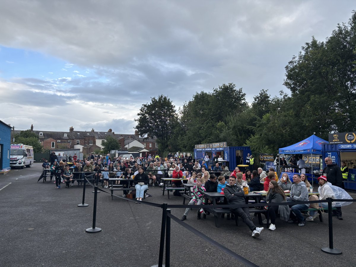 CUFCLadies's tweet image. 👥 An incredible day down at the Northern Competitions Fan Zone, as the Lionesses sealed their second consecutive European Championship.
👏Thank you for your outstanding support.