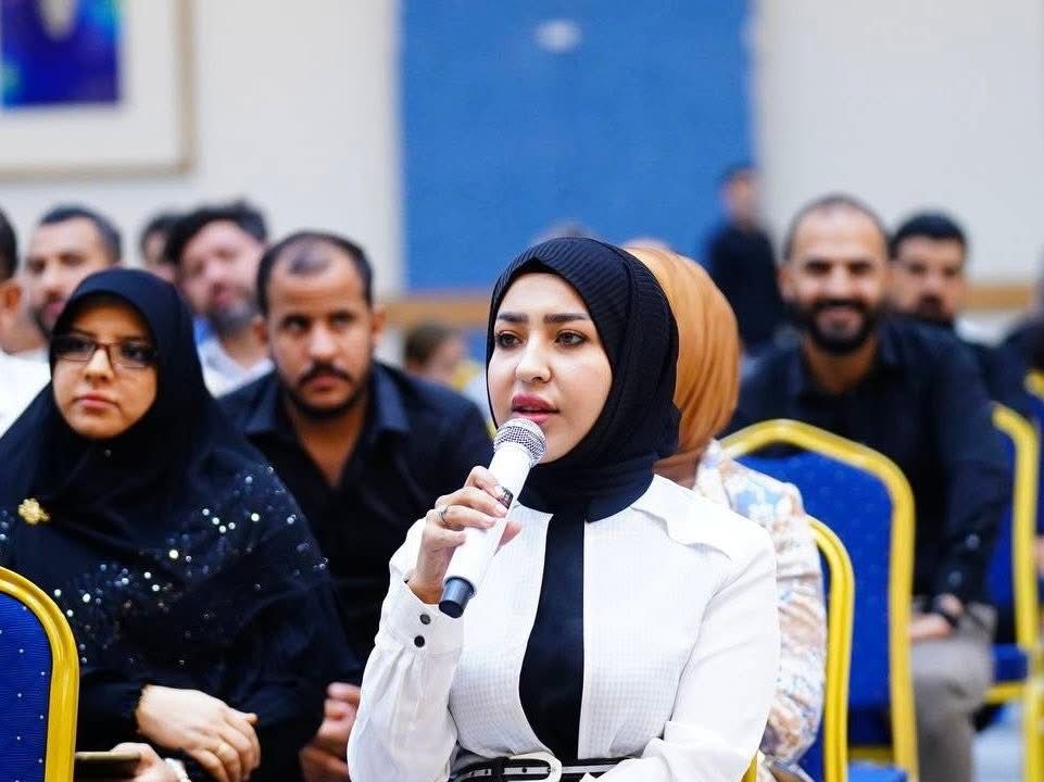 المنتدى السياسي المركزي لحركة الصادقون يعقد ندوته الحوارية حول قانون الخدمة والتقاعد للحشد الشعبي

عقد المنتدى السياسي المركزي لحركة الصادقون – بغداد، عصر يوم السبت الموافق 26 تموز 2025، ندوته الحوارية الموسومة بعنوان:
“قانون الخدمة والتقاعد للحشد الشعبي.. صمتٌ تشريعي، وحقوقٌ