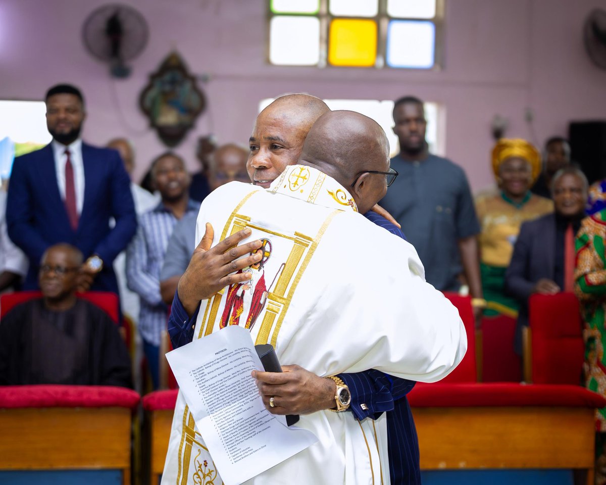 PNMbah's tweet image. Today, I joined friends, admirers, well-wishers, and the Godfrey Okoye University community to celebrate the Silver Jubilee of the Priestly Ordination of Rev. Fr. Prof. Christian Anieke, a priest, academic, and administrator par excellence.
This celebration honours the true…