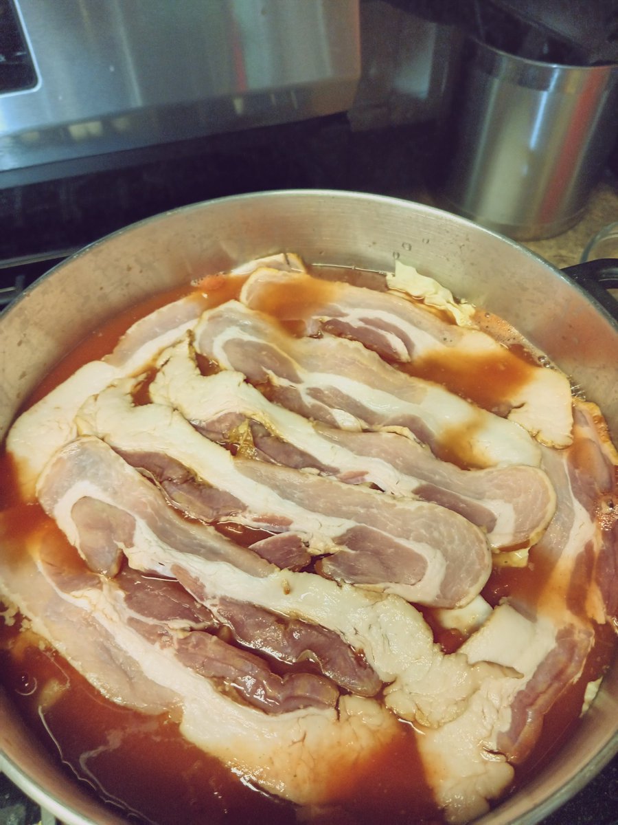 PhunkyPhresh81's tweet image. We're making stuffed cabbage today.
So you can imagine the smell of the air and the state of my grumbling belly 😂😛