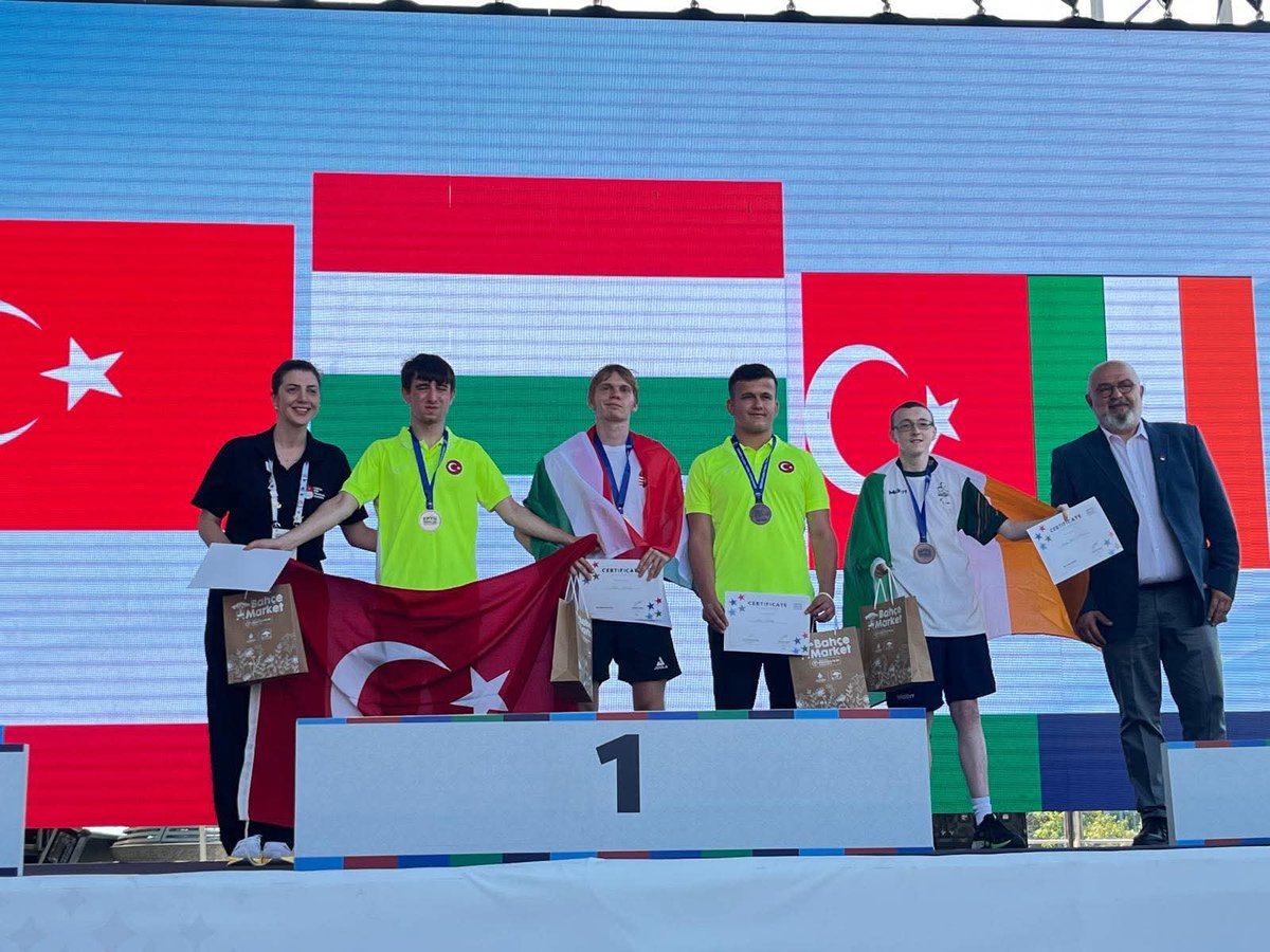 Ülkemizde düzenlenen 2025 Avrupa Para Gençlik Oyunlarında erkekler masa tenisi kategorisinde gümüş madalya kazanarak Avrupa ikincisi olan Bafralı sporcumuz Burak Burç'u tebrik ediyor, başarılarının devamını diliyoruz.