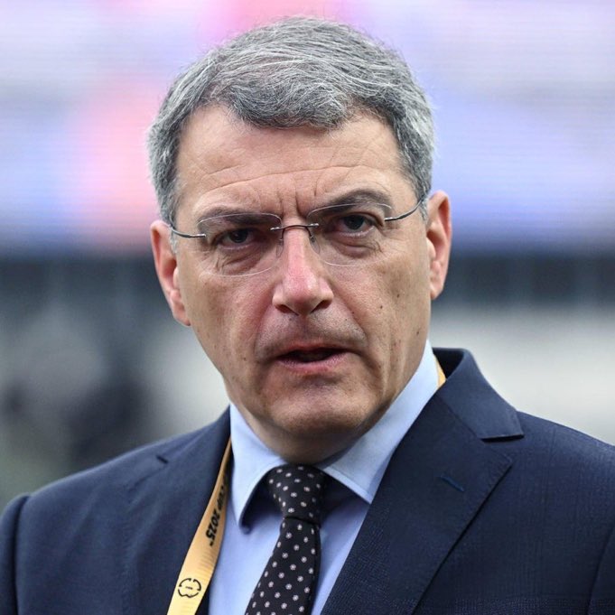 BianconeriZone's tweet image. 💣Weah’s agent:
“Juve is a fantastic club. The sporting department is run by three people: two of them have class, and the third is still trying to find himself — we can’t blame him for that.“
Via: @_Morik92_