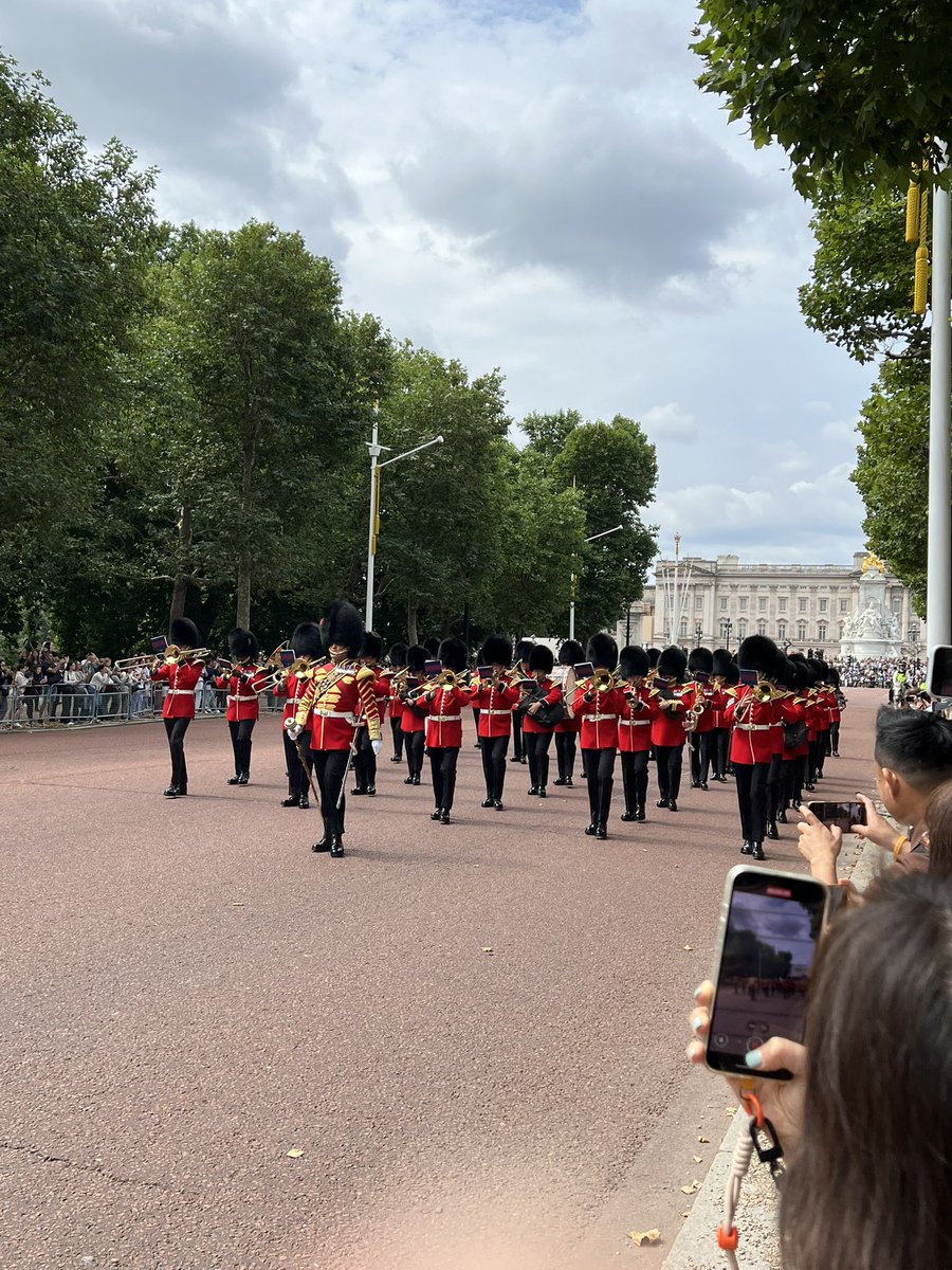 wilkoloopylu's tweet image. #NHS1000miles week 30 for 2025
Walk 🚶‍♀️23.02 miles 
Run 🏃🏻‍♀️ 27.45 miles
Total 50.48 miles 
YTD 1141.23 miles 
Late check in, watching @Lionesses, amazing result 👏 London weekend helped increase the walking miles and I managed a park run. On to Paris tomorrow 🇫🇷 Have a good week
