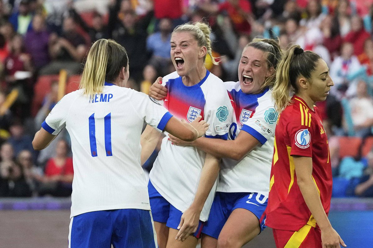 cloudninesports's tweet photo. 🚨 OFFICIAL:
England have won the Women's EURO 2025 tournament! 🏆
⏱️ FULL-TIME AET:
🏴 England 1-1 Spain 🇪🇸
⚽ (Russo; Caldentey)
The Lionesses WIN 3-1 on penalties and retain their European Championship crown.
Well deserved for Sarina Wiegman's team.
#WEuroFinal #WEURO2025 https://t.co/3WDCoeK36g