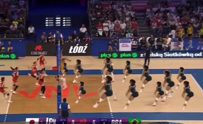 wlbdavis's tweet image. AQUI EM SP TA TODO MUNDO FAZENDO 10 MINUTOS BATENDO PALMA PRA MARCELLE #VoleiNoSporTV