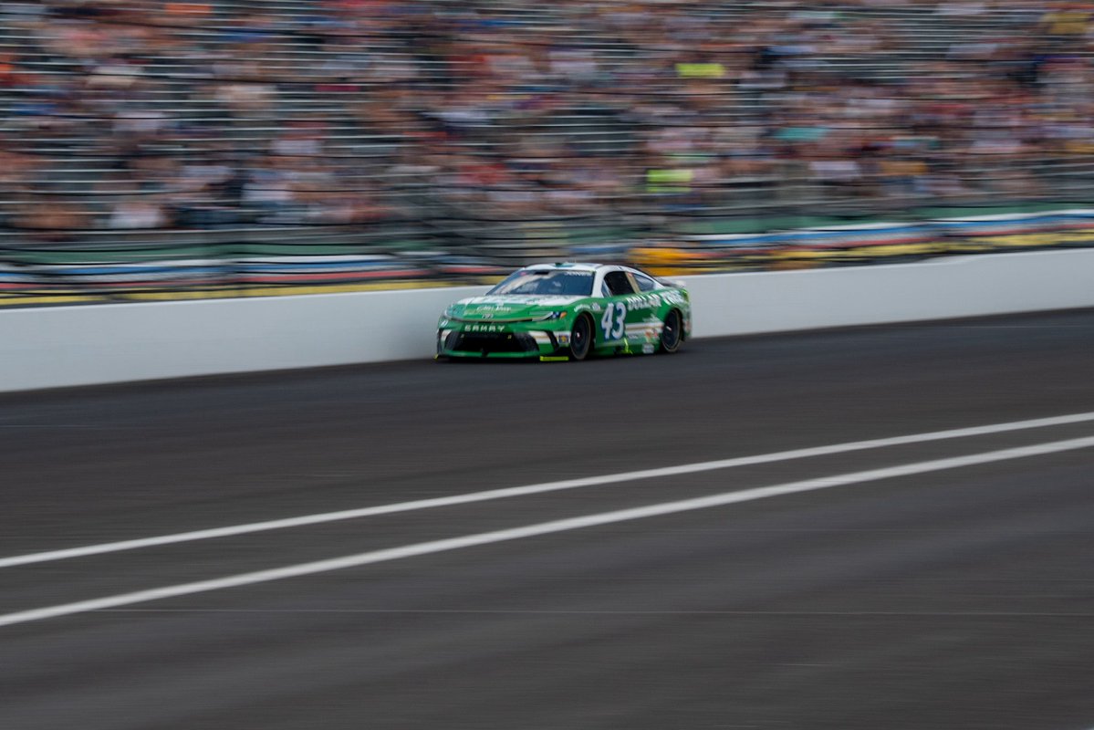LEGACYMotorClub's tweet image. EJ is currently P6 with less than 10 to go in the first stage. “Little trouble coming off turn 4. We need to get the back more free,” says Jones.