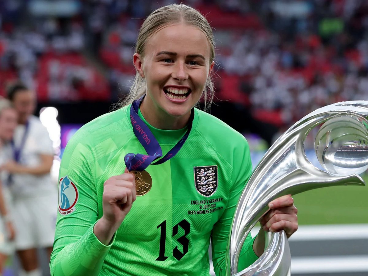 Hana Hampton .. Star Player for England through out the European Tournament . 

CONGRATULATIONS 💙 European Champion ..