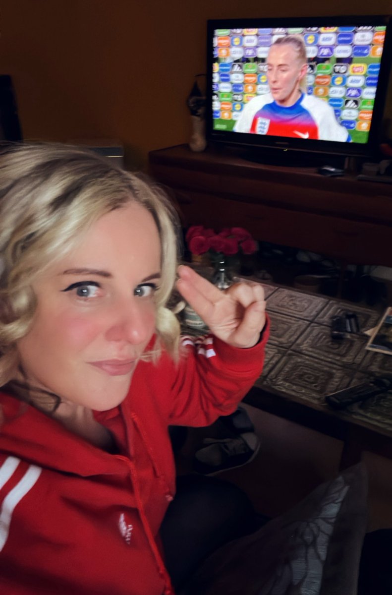 Our Lionesses have won the EUROS TWICE IN A ROW. 

By beating the world champions.

On penalties.

They are fucking AWESOME!!! My lucky jumper worked!

Never in my lifetime did I think the women’s game would be given the respect it deserves.

So proud.

#womenseuros2025 #ENGSPA