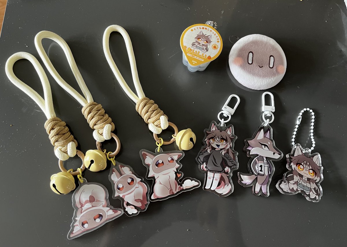 Pinpxnn's tweet image. Si vous aussi vous voulez ces petites merveilles ils sont toujours dispo dans la boutique jusqu’au 31 Août! 🤌
(Les prints sont magnifiques)
👉 ko-fi.com/pinpxnn/shop