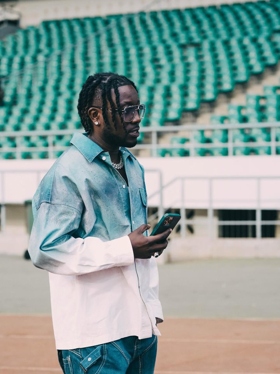 BestDiaries8's tweet image. 📲 Zeze Kingston Via Instagram📸:
"ALBUM MODE😤"
THE MAYOR ABOUT TO DROP‼️🚨