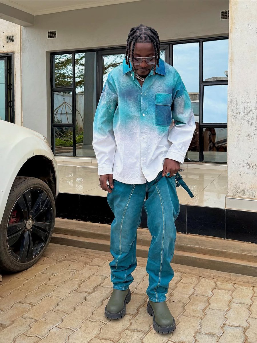 BestDiaries8's tweet image. 📲 Zeze Kingston Via Instagram📸:
"ALBUM MODE😤"
THE MAYOR ABOUT TO DROP‼️🚨