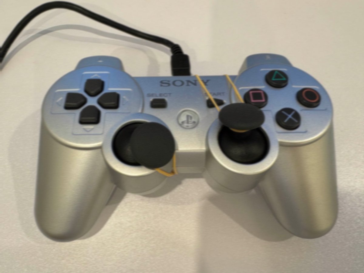 @usadapekora: Today's Torneko is on the 37th floor! ! I fixed the controller with a rubber band, but if the PS3 automatically goes out, it's over 😭