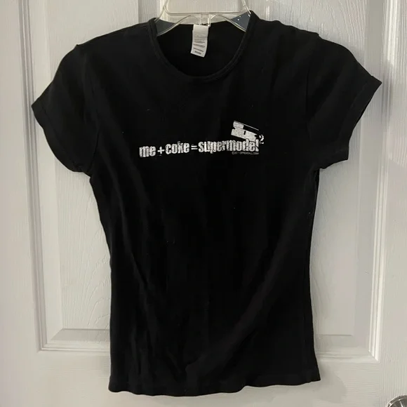 evune's tweet image. my collection of trashy fitted tees is growing 🌨️