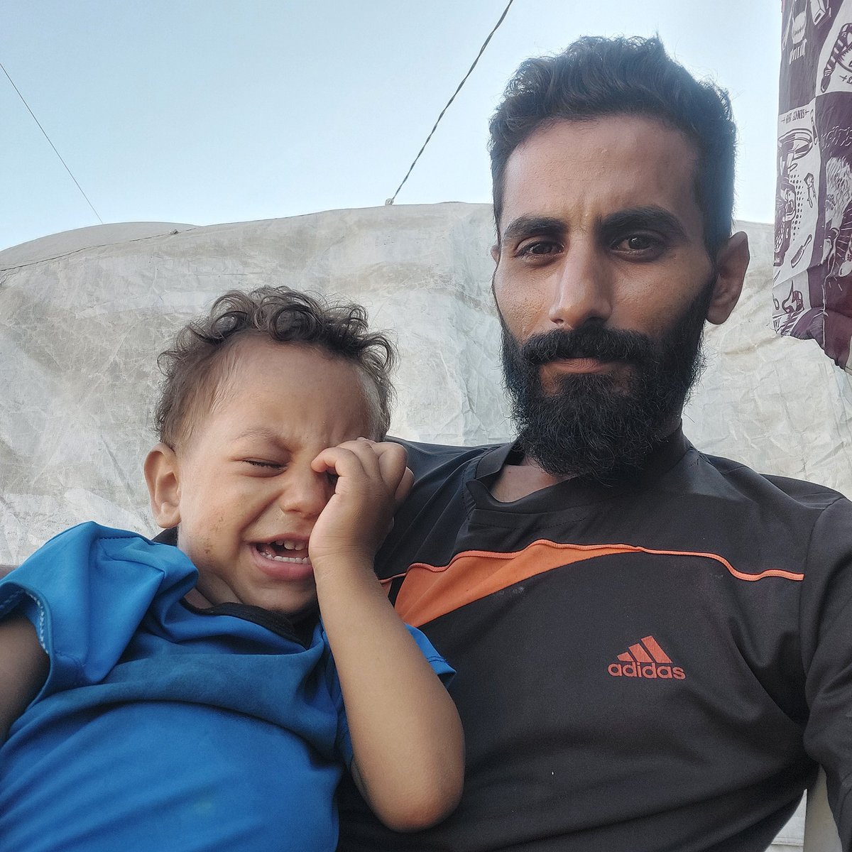 AhmedAlQas19232's tweet image. Does drinking salt water protect the stomach from rotting due to hunger? If you are scrolling, please leave a dot. It's just a dot. Please help. My children are dying of hunger. chuffed.org/project/138359…