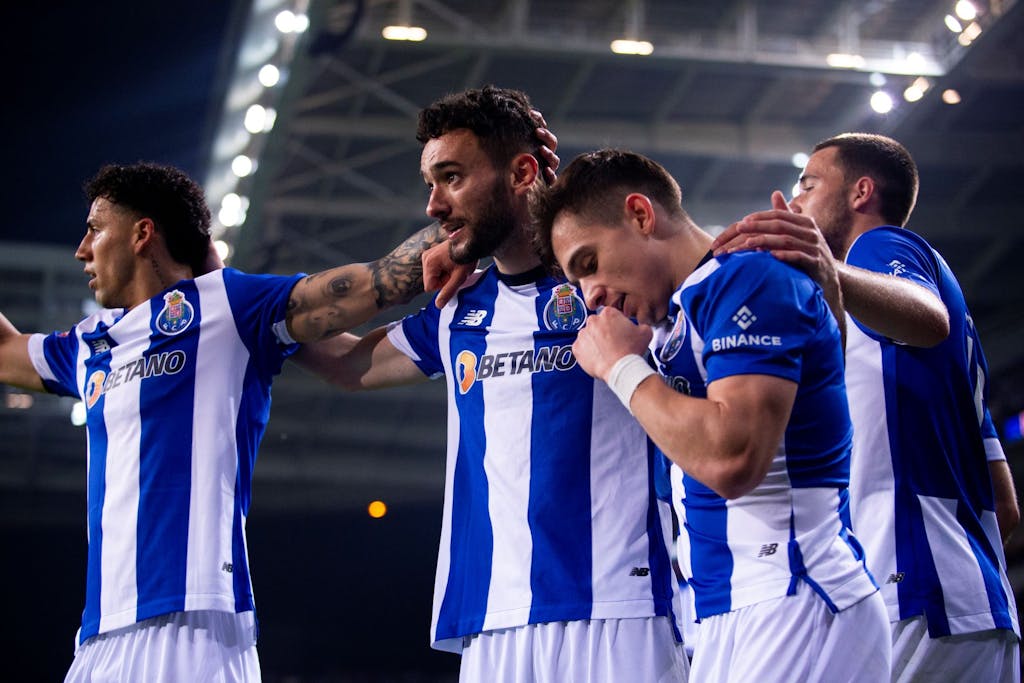 OldTrafordTimes's tweet image. I know for sure Porto will have the win for this night game against Fluminense SC cause they got all it takes
Here: 1xplayers.com/w6C9FMjW
With the code traford1x you get a bonus of up to 220,000 only on 1X Bet🏁