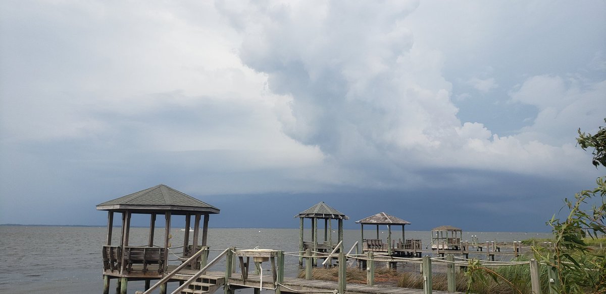 VORTEXJeff's tweet image. Shelf cloud over Currituck Sound