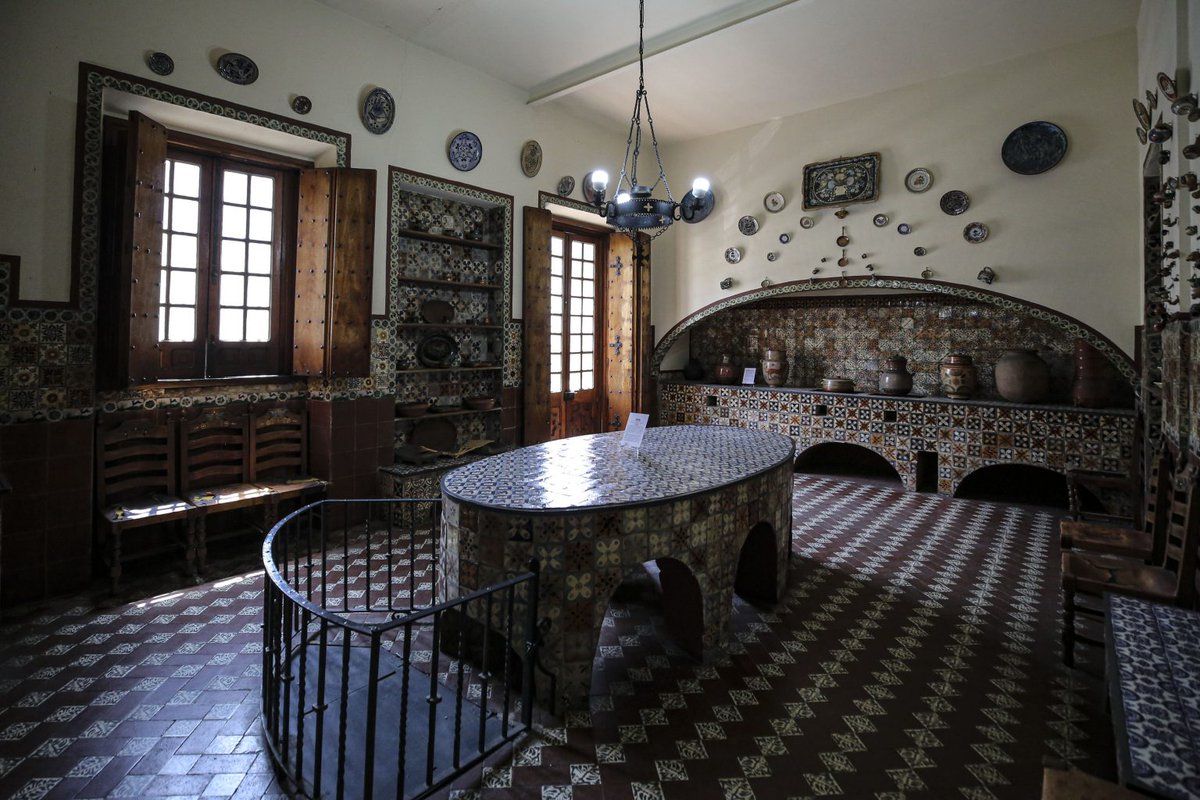 🏛️ Este espacio no solo da identidad a la colonia Americana, también fue origen de los ideales que impulsaron la refundación de la UdeG.

Conócelo en el #EspecialGaceta "Casa Zuno, a un siglo del origen de una idea universitaria": url.udg.mx/a0DA6
