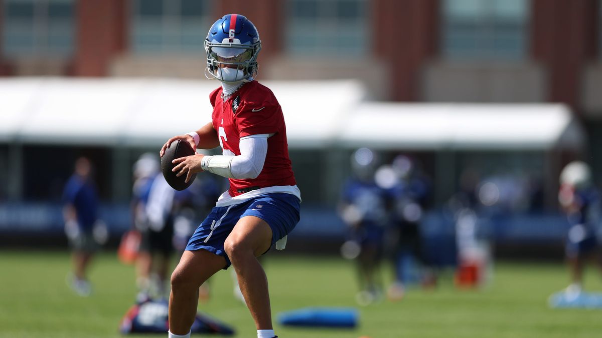 TheGiantsWire's tweet image. Jaxson Dart logs best New York Giants practice as game 'slows down' giantswire.usatoday.com/story/sports/n…