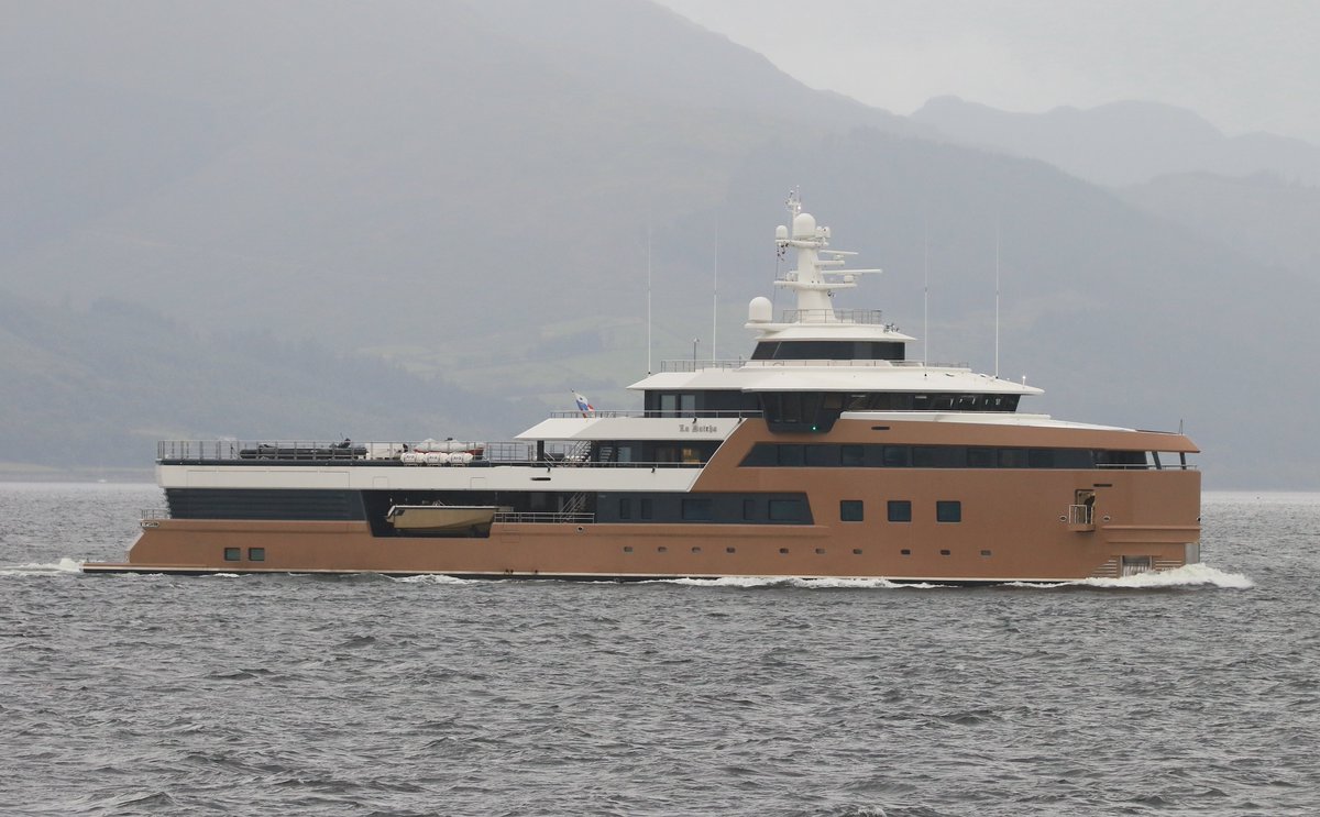ScotlandDX's tweet image. La Datcha passing Gourock this morning inbound for James Watt Dock Marina Greenock #shipping #superyachts