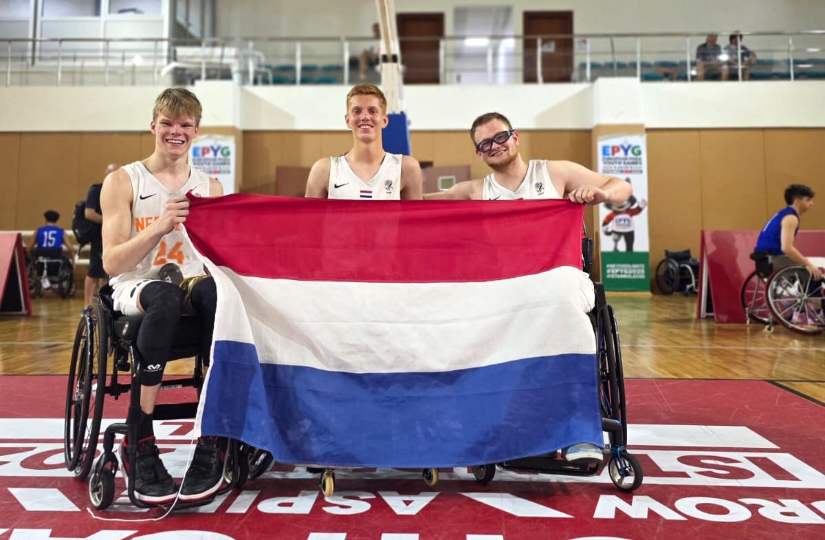 Team U23 van Nederlands Rolstoelbasketbal pakt brons tijdens internationaal toernooi in Turkije

ermelovannu.nl/sport/13300-te…

Onder leiding van bondscoach Irene Sloof gaf de jonge ploeg alles wat ze hadden in een intens driedaags toernooi.

#Ermelo <a href="/GemeenteErmelo/">Gemeente Ermelo</a> <a href="/scdevedo/">s.c. DeVeDo</a>