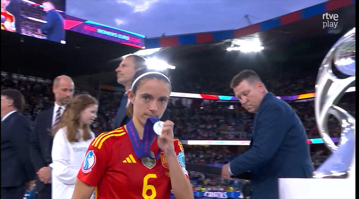 Tus ojos me recuerdan a los suyos