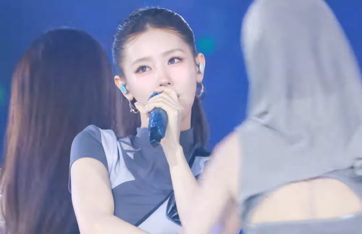 CallMY97131's tweet image. 250727 (์ฌ์)์์ด๋ค (G)I-DLE - Good Thing & ๋๋ ์ํ ๊ฑด ๋ฑ ์ง์์ด๋๊น ๋ฏธ์ฐ 8K์ง์บ fancam @... youtu.be/IBanUk-D63I?siโฆ ๆฅ่ช @YouTube
#๋ฏธ์ฐ #MIYEON #์์ด๋คย #idle