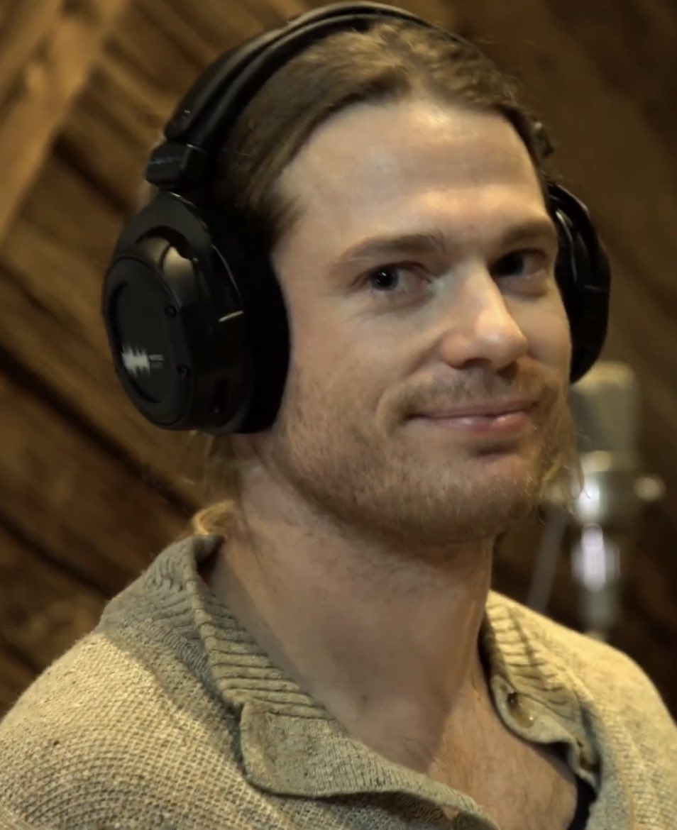 dailysamreid's tweet image. sam with beard, i love you