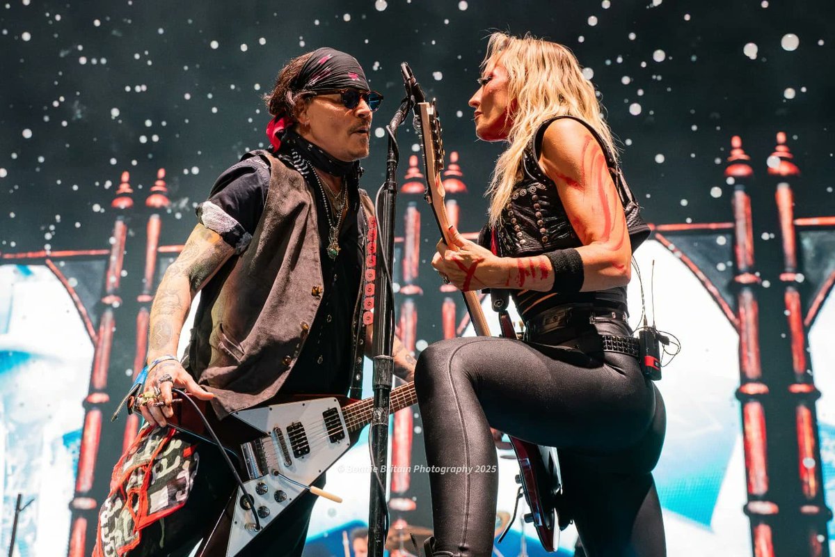 iSara2023's tweet image. More JD content 😍♥️🎸
📷 Credit on the pics
#JohnnyDepp
#JohnnyDeppIsALegend
#JohnnyDeppIsLoved
#JohnnyDeppIsARockStar