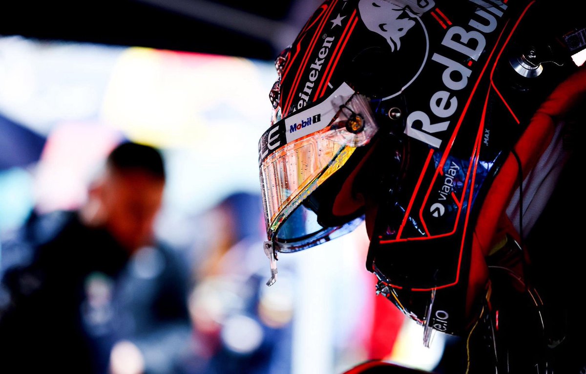 maybezax's tweet image. This helmet got dnf and sprint win ..
Next are pole and race win #trust 🙂↕️